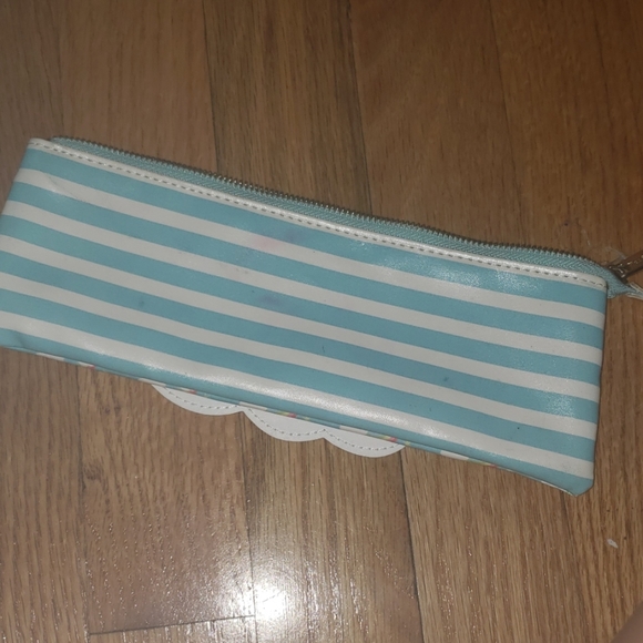 "Unicorns believe in you" Pencil case - Picture 2 of 2